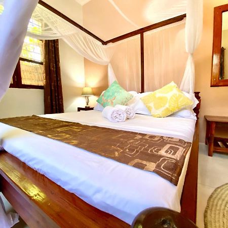 Villa Orchid Beach Guest House บูจู ภายนอก รูปภาพ