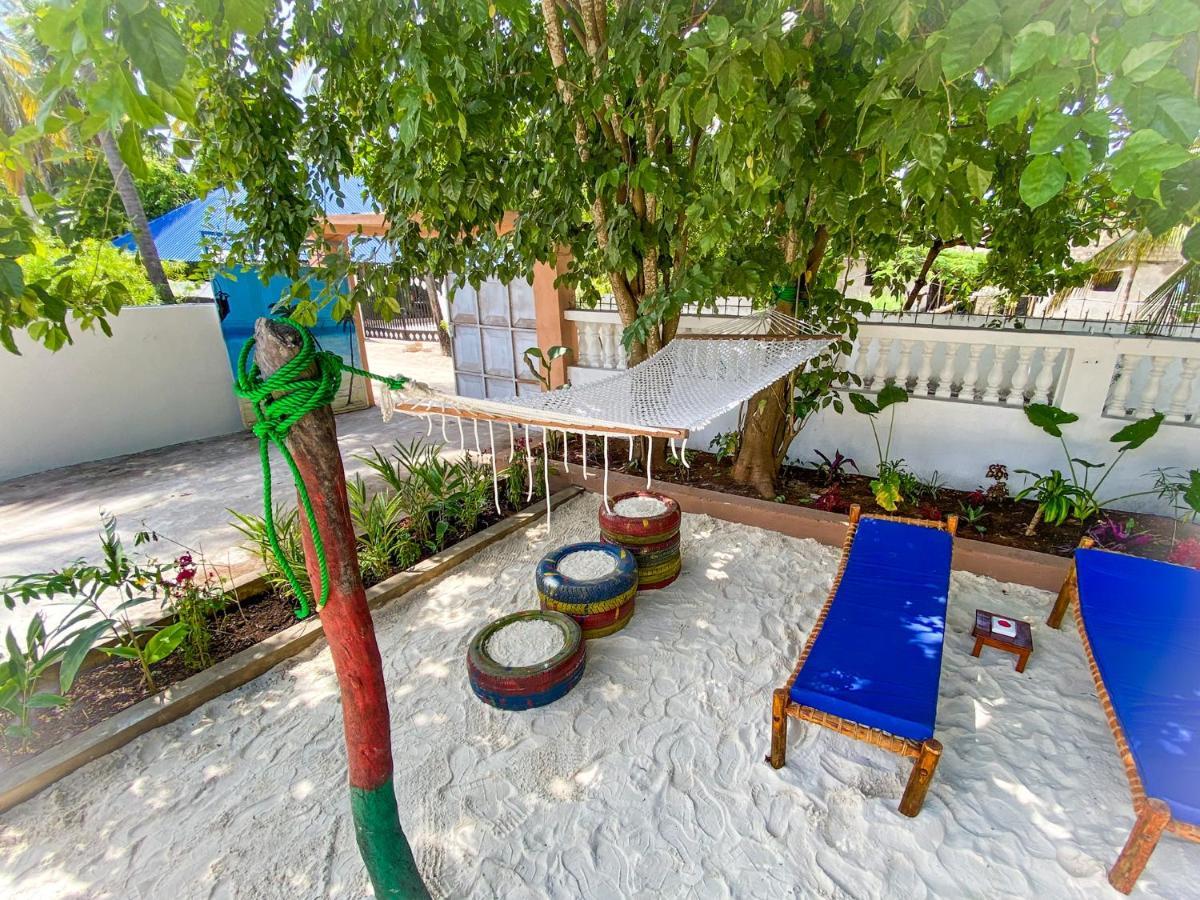 Villa Orchid Beach Guest House บูจู ภายนอก รูปภาพ