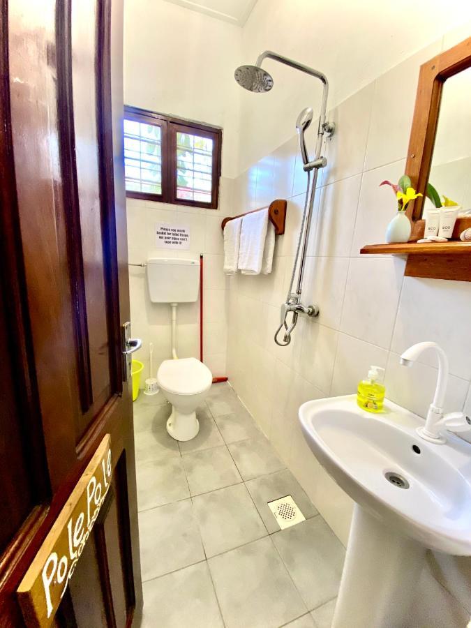Villa Orchid Beach Guest House บูจู ภายนอก รูปภาพ
