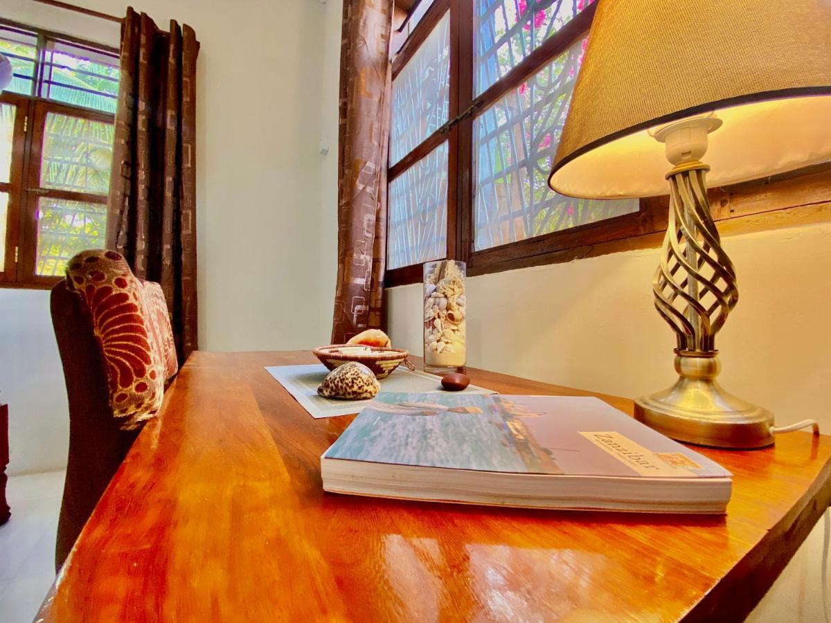 Villa Orchid Beach Guest House บูจู ภายนอก รูปภาพ