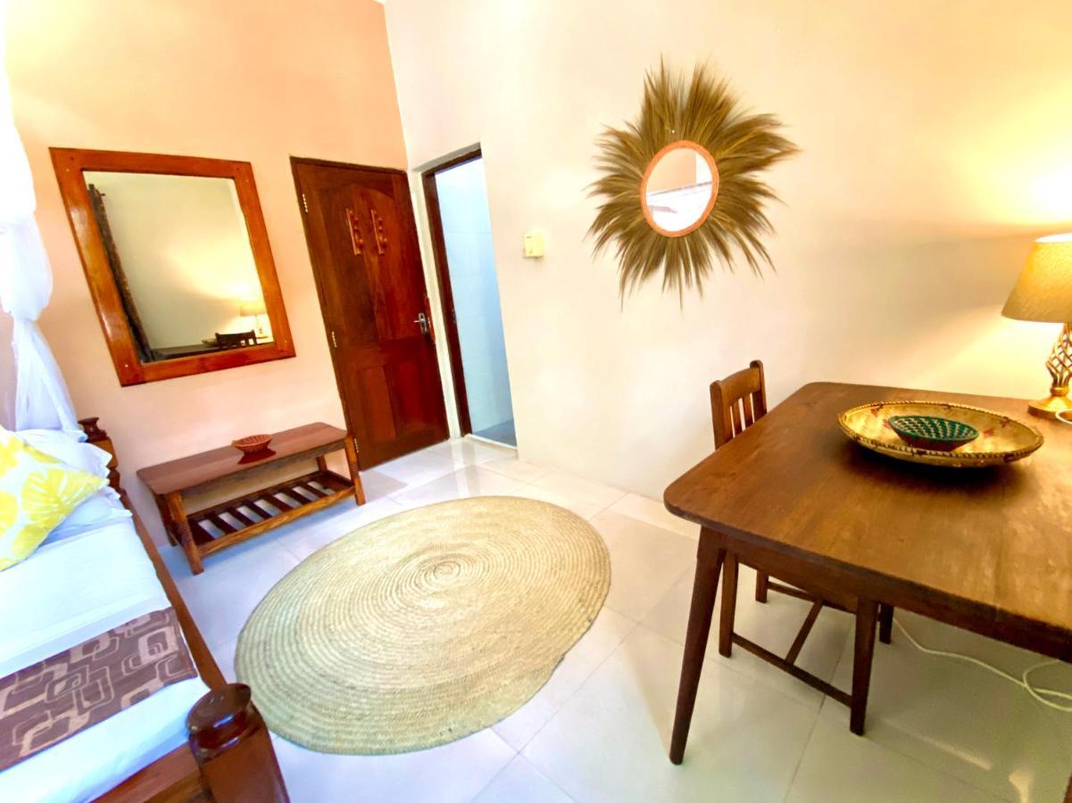 Villa Orchid Beach Guest House บูจู ภายนอก รูปภาพ