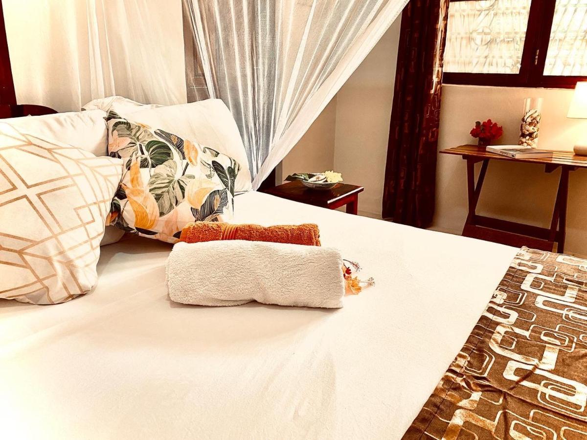 Villa Orchid Beach Guest House บูจู ภายนอก รูปภาพ