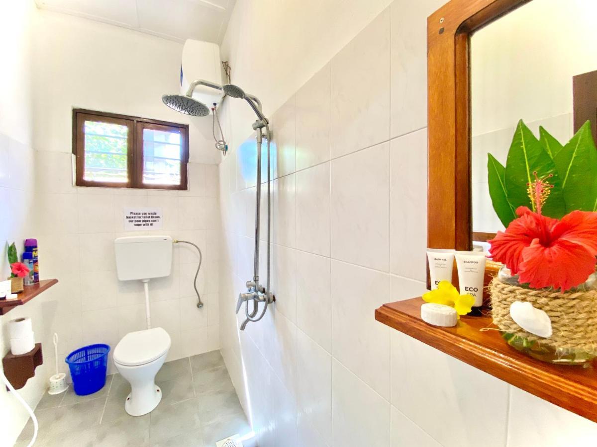 Villa Orchid Beach Guest House บูจู ภายนอก รูปภาพ