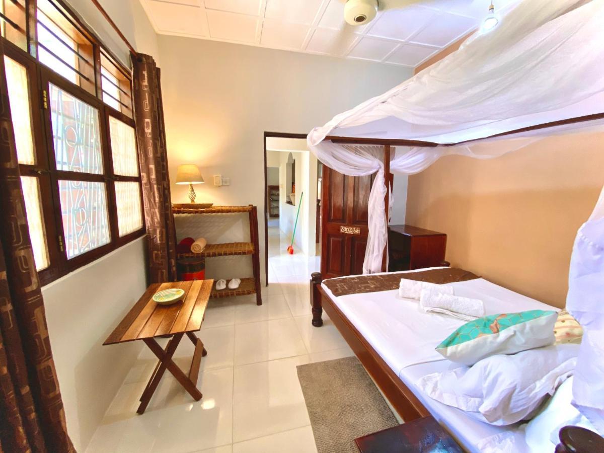 Villa Orchid Beach Guest House บูจู ภายนอก รูปภาพ